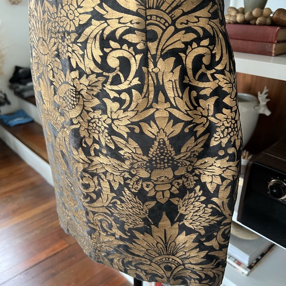 Black and gold Zara skirt in size small - Picture 5 of 8